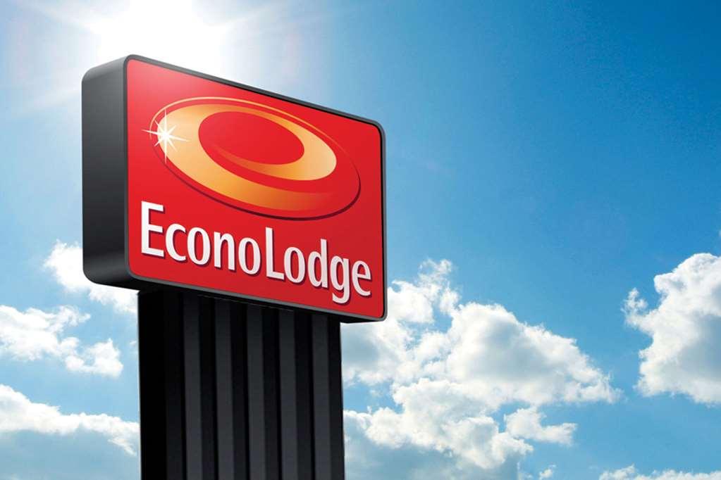 Econo Lodge Waynesboro - Skyline Drive エクステリア 写真