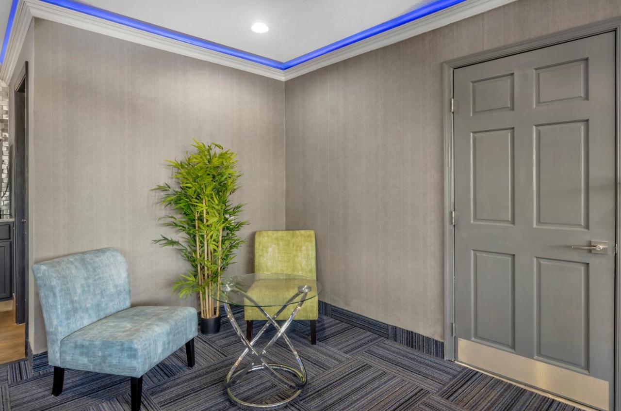Econo Lodge Waynesboro - Skyline Drive エクステリア 写真