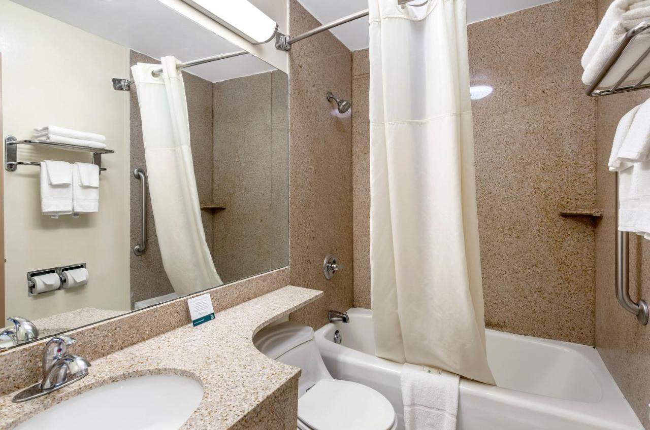 Econo Lodge Waynesboro - Skyline Drive エクステリア 写真
