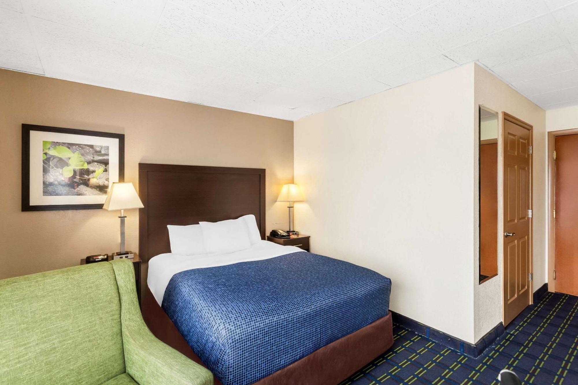 Econo Lodge Waynesboro - Skyline Drive エクステリア 写真