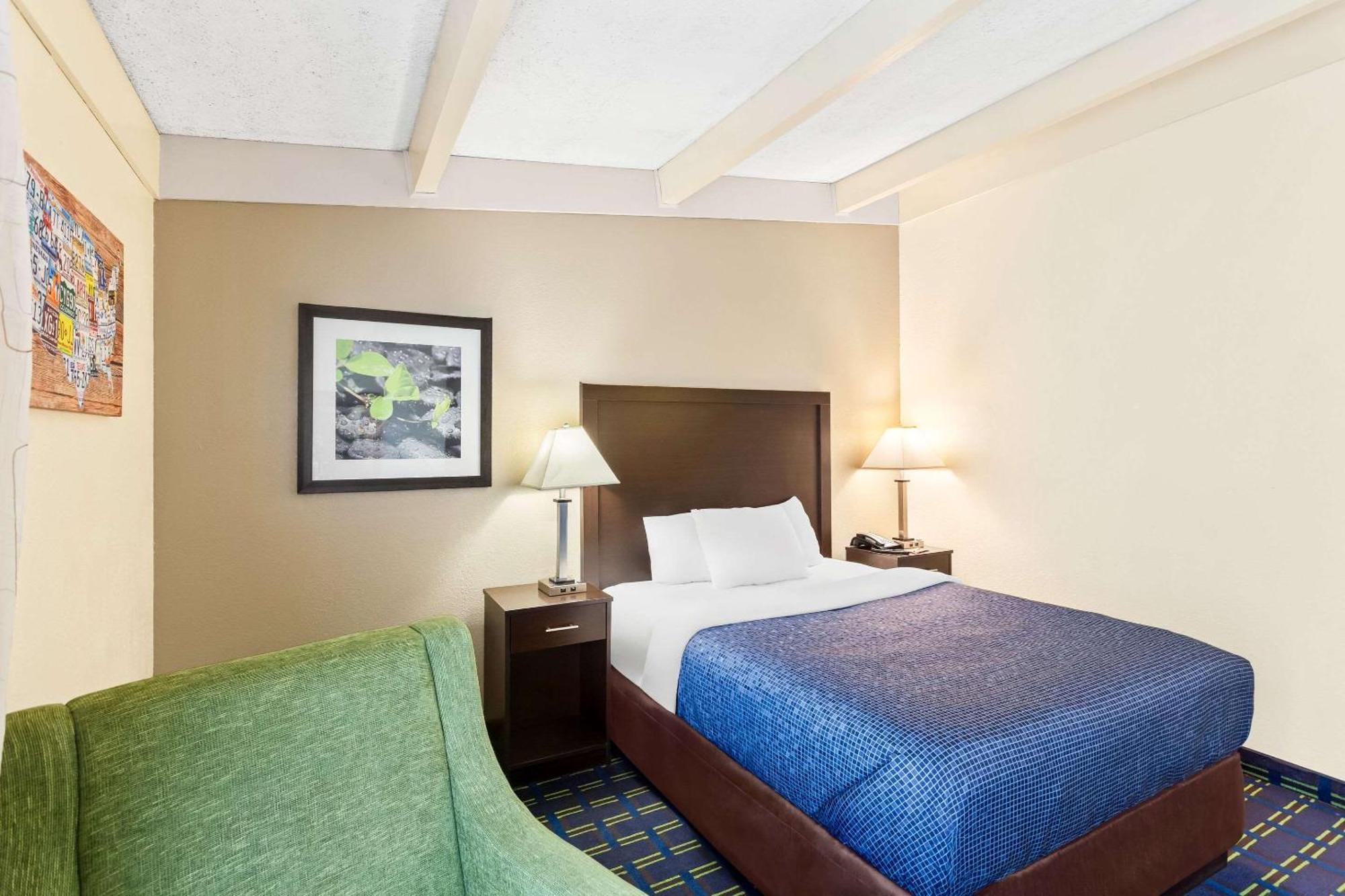Econo Lodge Waynesboro - Skyline Drive エクステリア 写真