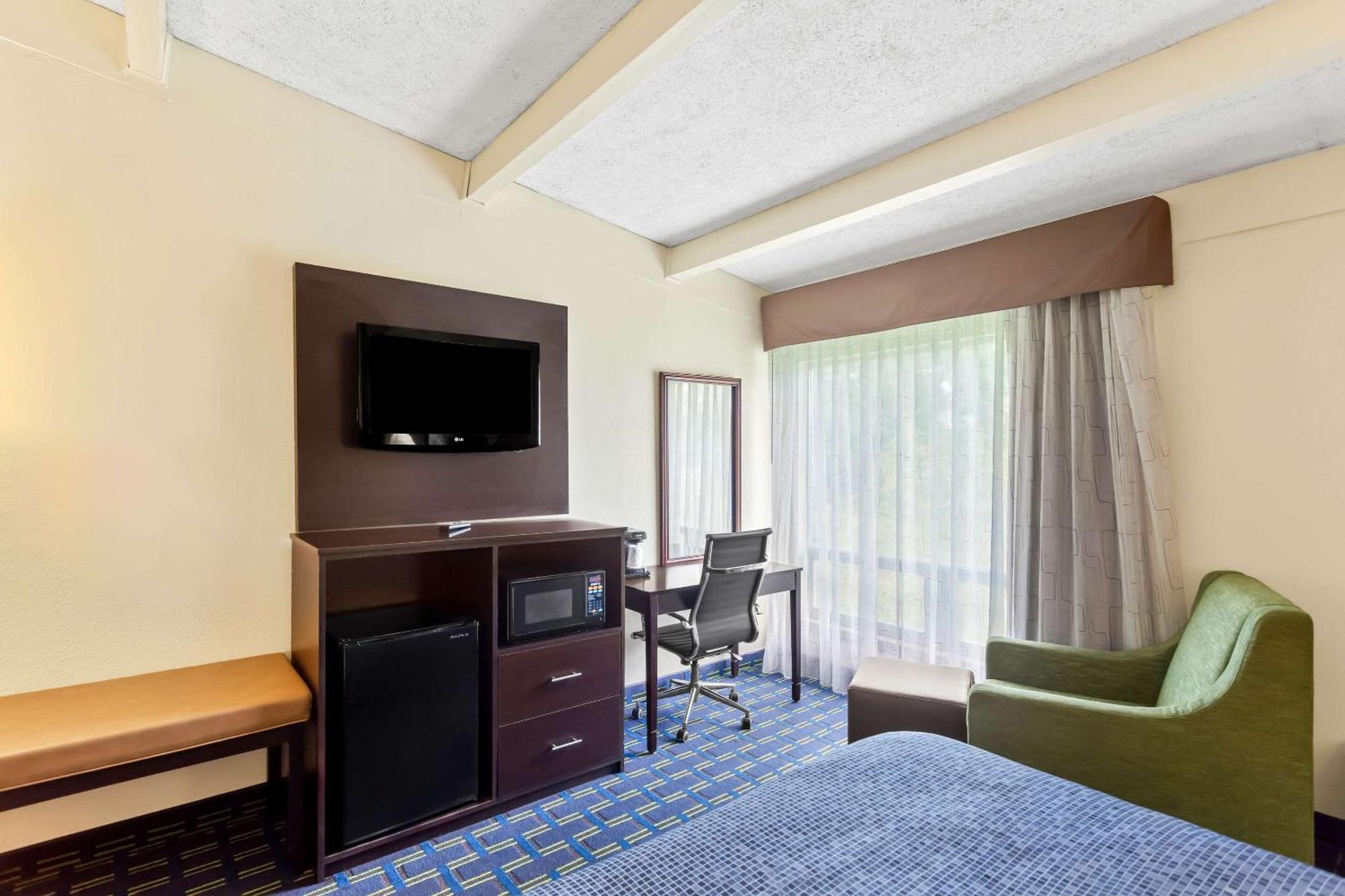 Econo Lodge Waynesboro - Skyline Drive エクステリア 写真