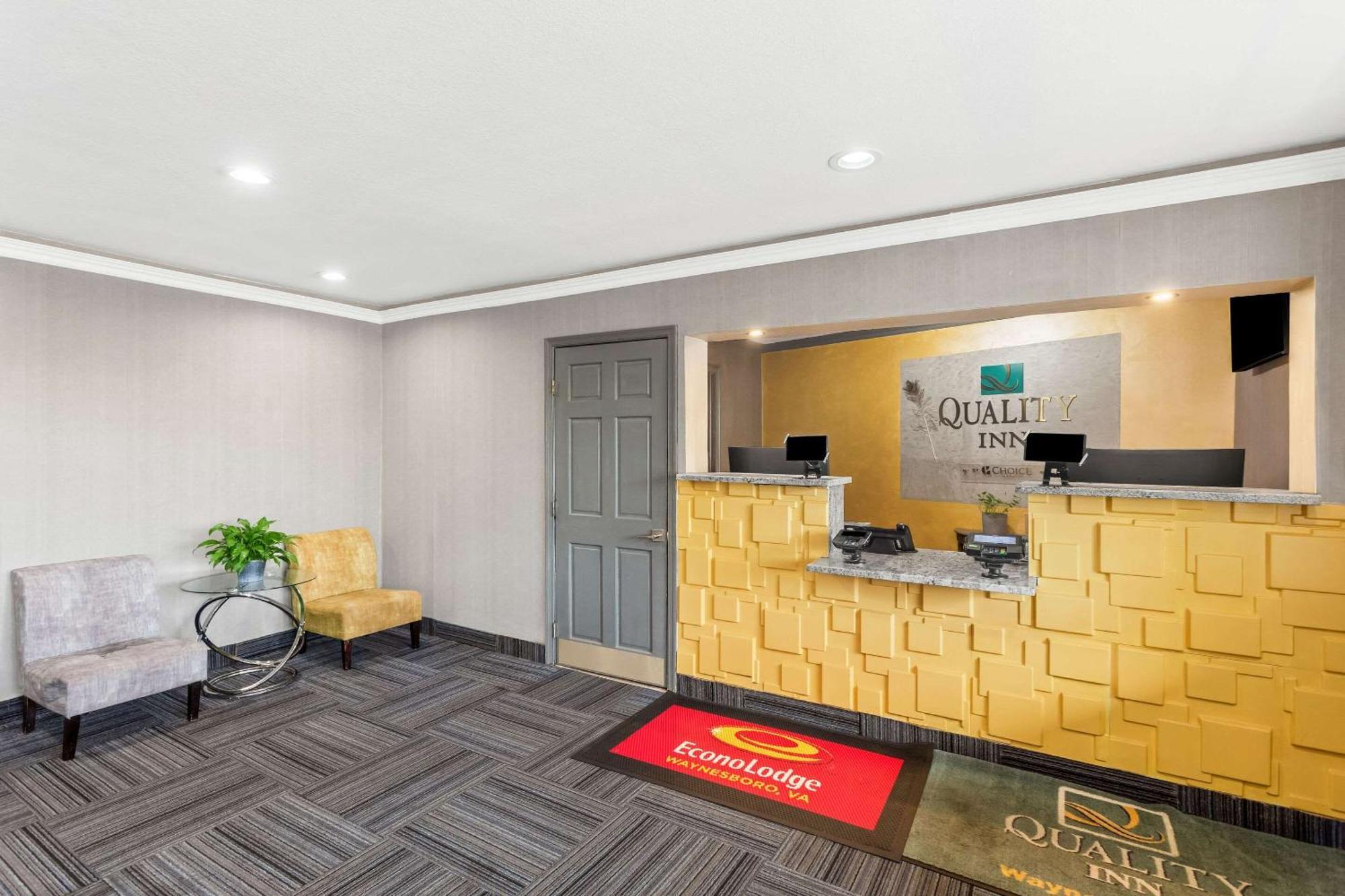 Econo Lodge Waynesboro - Skyline Drive エクステリア 写真