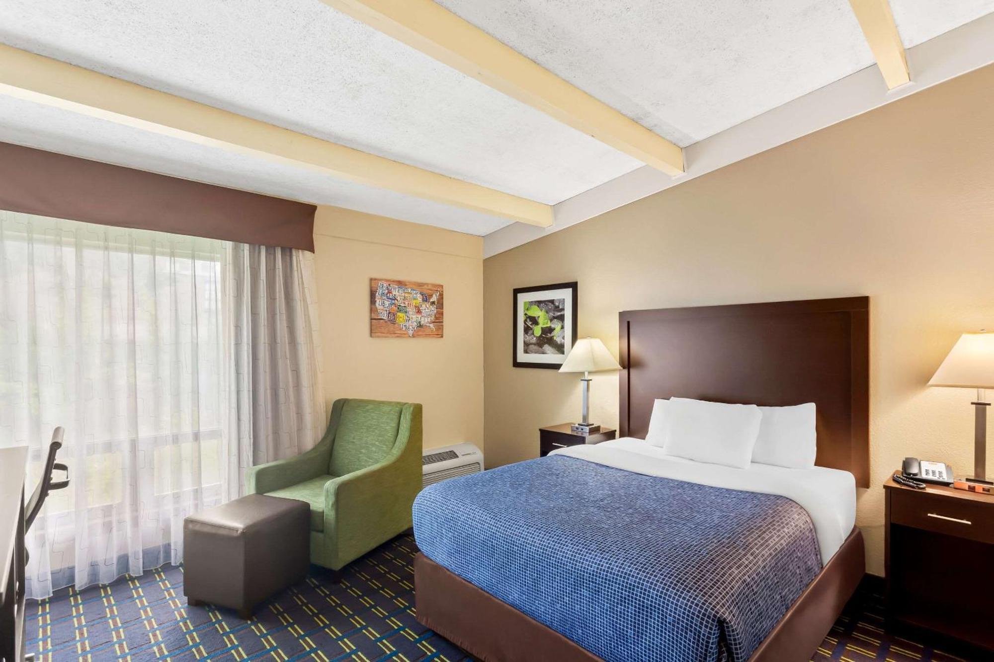 Econo Lodge Waynesboro - Skyline Drive エクステリア 写真