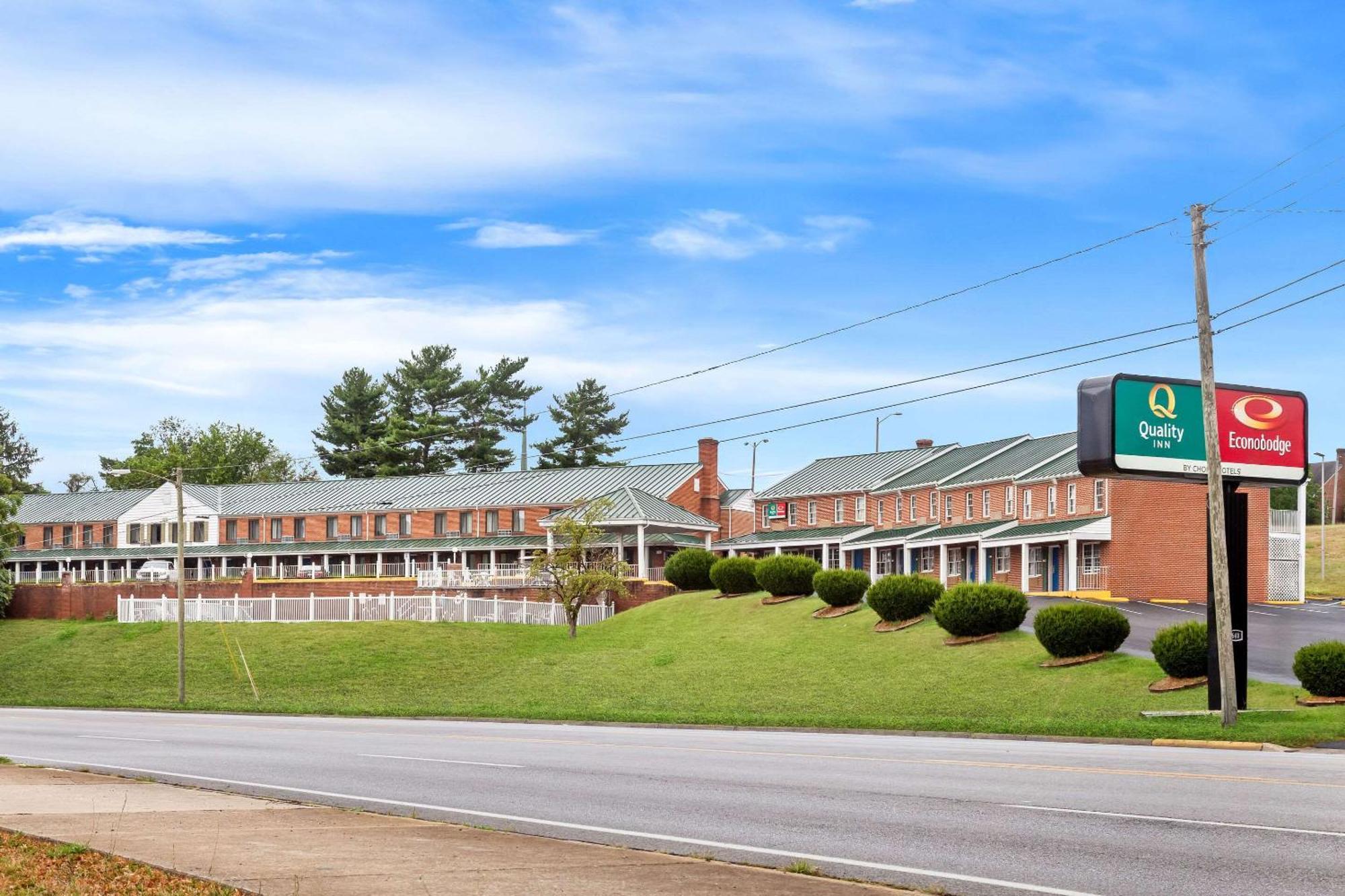 Econo Lodge Waynesboro - Skyline Drive エクステリア 写真